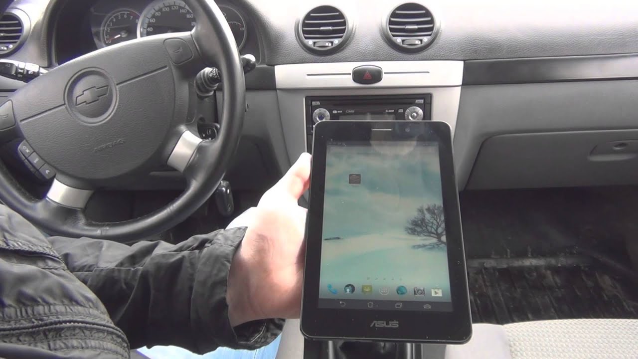 подключение сканера OBD-II к диагностическому разъему подключение сканера OBD-II к диагностическому разъему